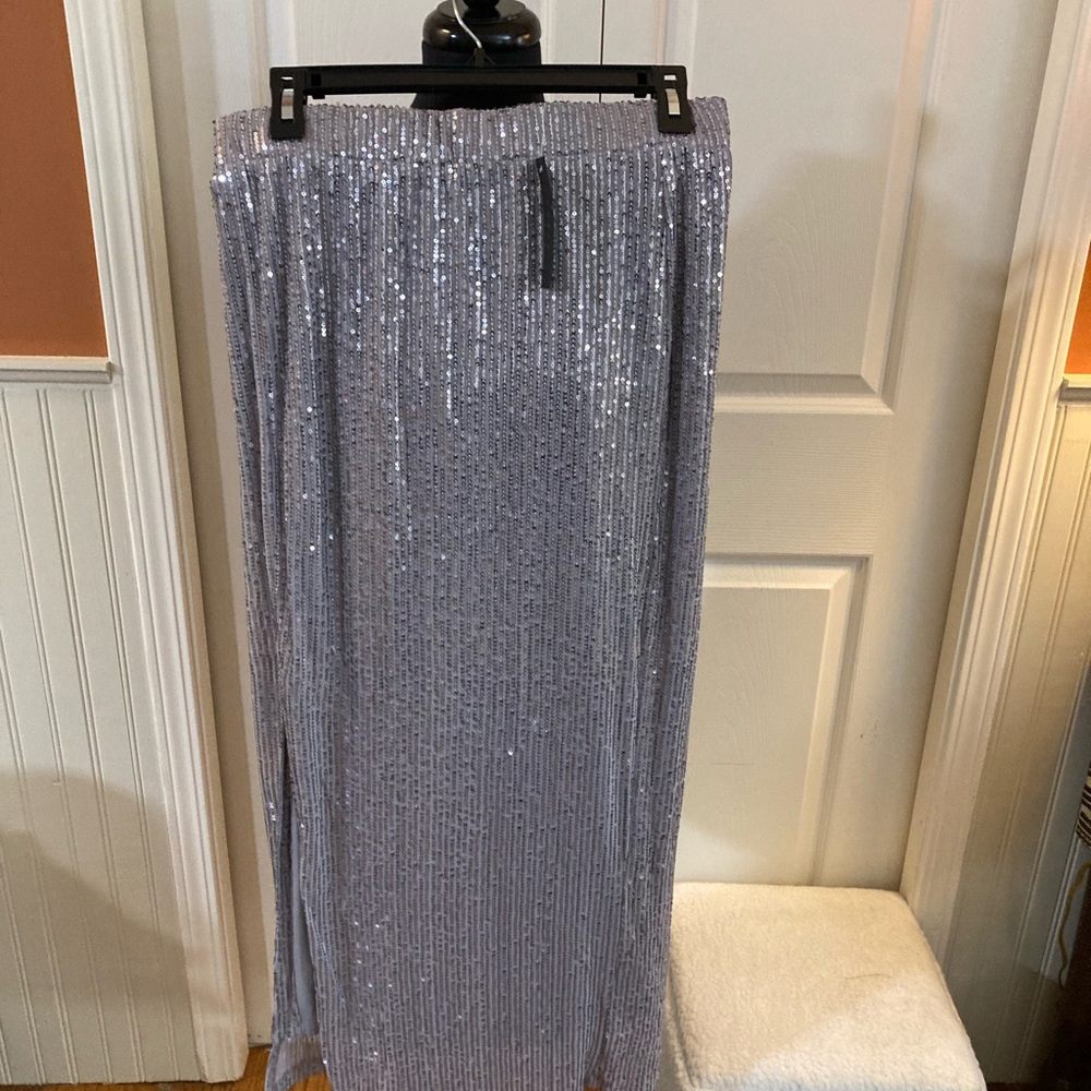 Adiva Shimmering Gray Sequin Pencil Skirt